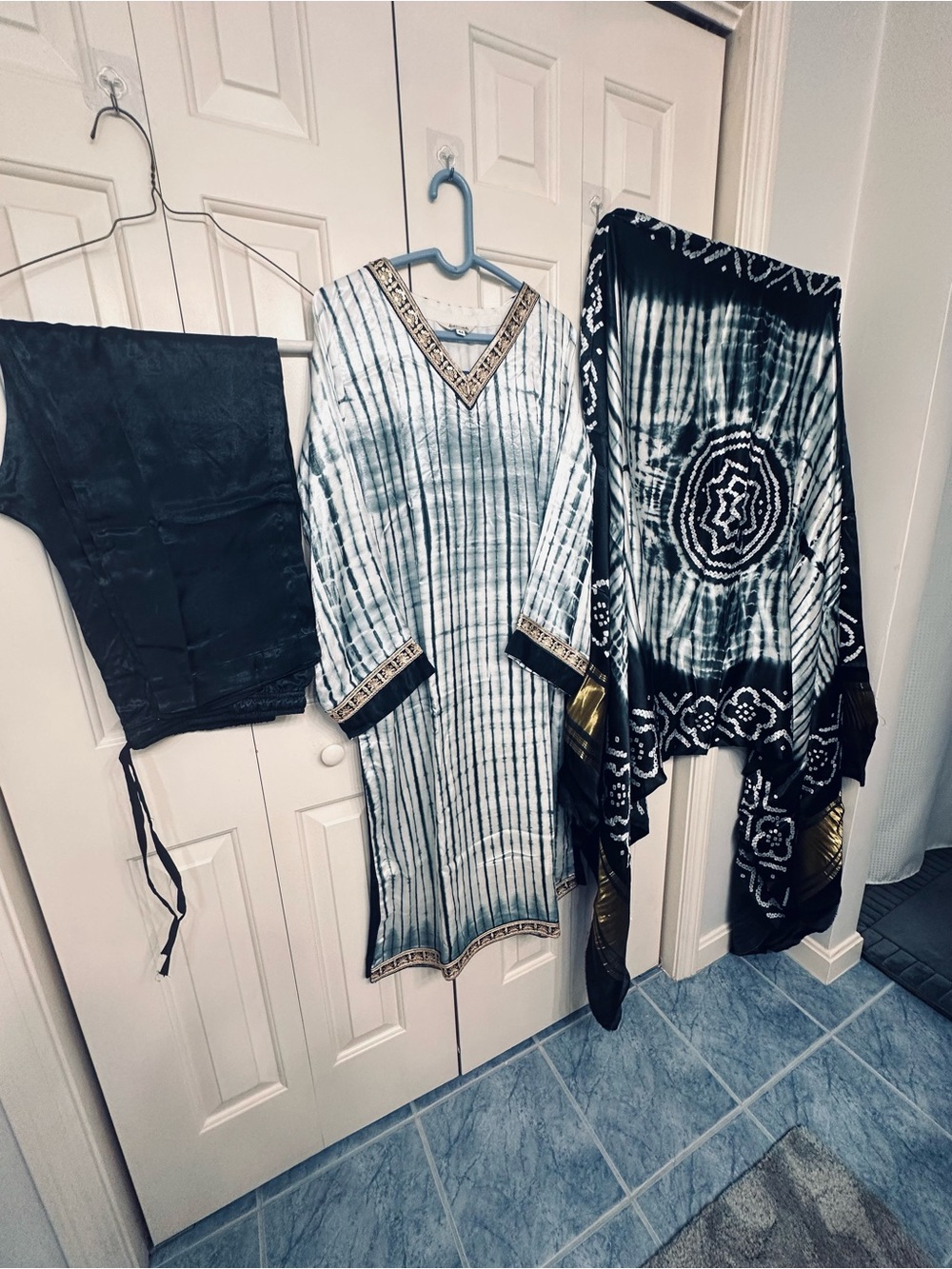 Dikhawa Shibori printed Gaji silk Salwaar Kameez with lagdi patta in size 22”